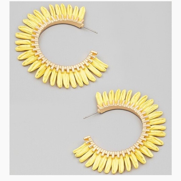 4/$20 Large yellow raffia sunflower 2.5 hoop earrings- NWOT - Picture 1 of 4